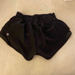 COPY - Lululemon Hotty Hot Low-Rise Lined Short 2.5”!